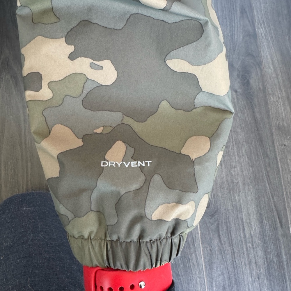 The North Face Black and Green Camouflage Jacket - Picture 6 of 8